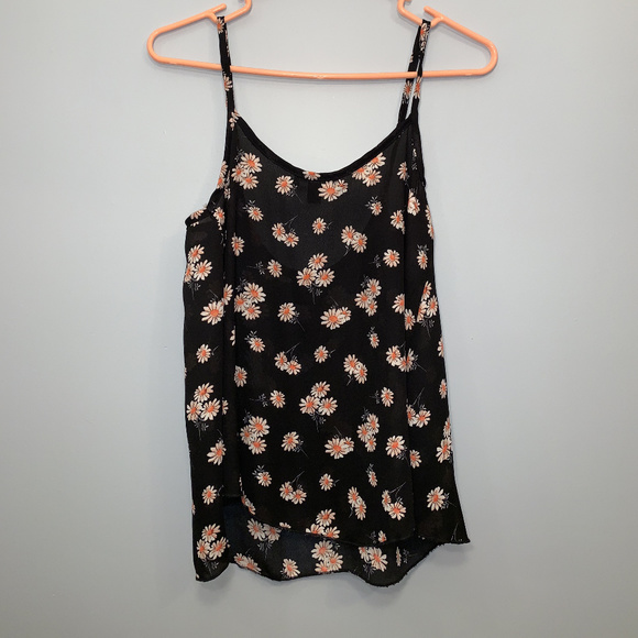 Daisy Print Tank Top - Picture 2 of 3